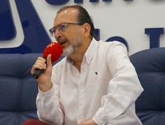 El turno para hablar de sus expectativas a partir de las prioridades del territorio y de su plan de gobierno fue para William Ospina, el autor de '¿Dónde está la franja amarilla?'.